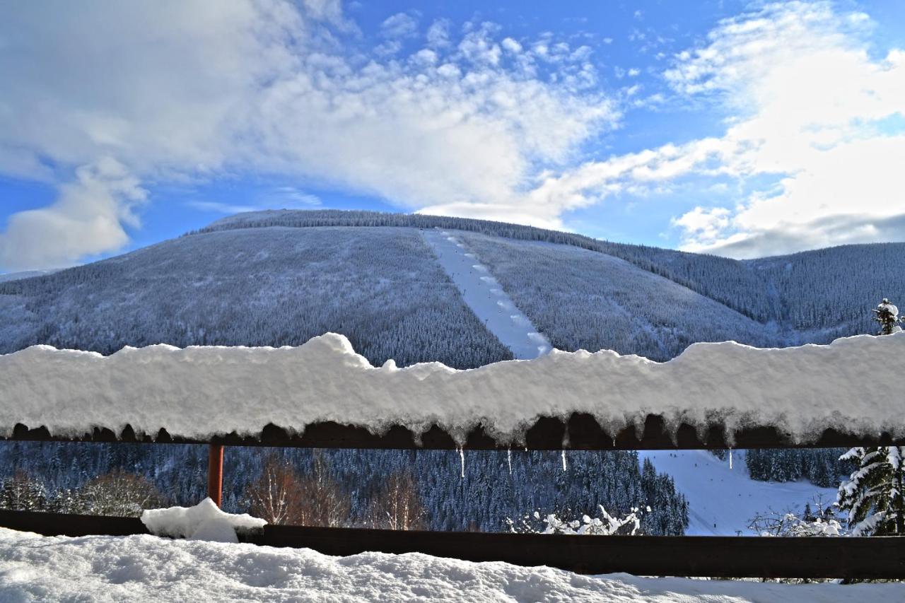 Hotel Panorama Špindlerŭv Mlýn Luaran gambar