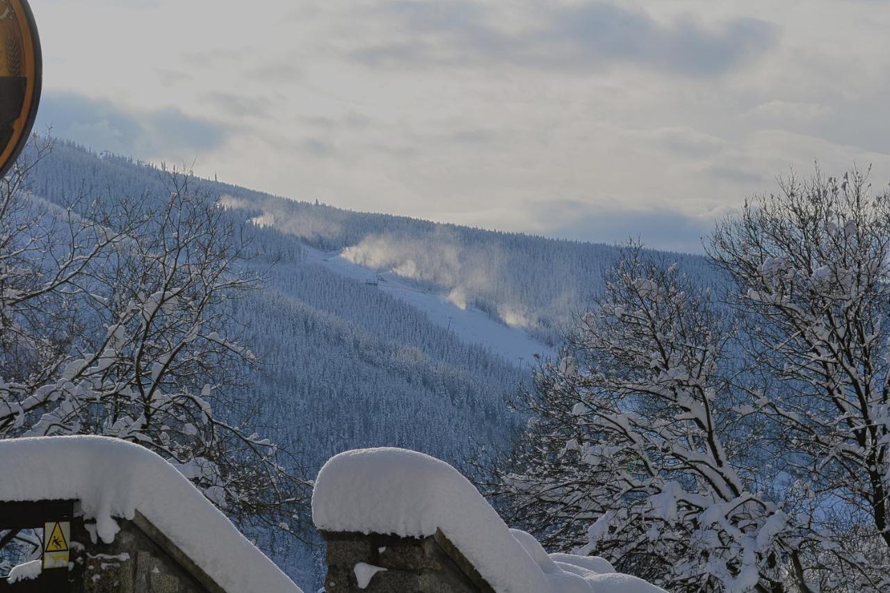 Hotel Panorama Špindlerŭv Mlýn Luaran gambar